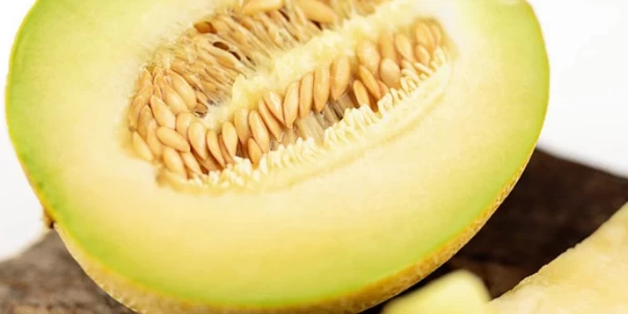 BENEFITI PO ZDRAVLJE OD DINJE