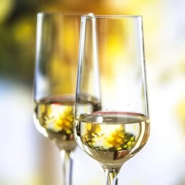 DA LI BELO VINO IMA TANINE?