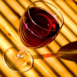 KAKO BRZO OHLADITI VINO?