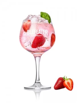 OSVEŽAVAJUĆI DŽIN KOKTEL SA UKUSOM JAGODE