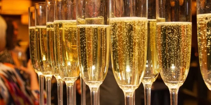Moët cena