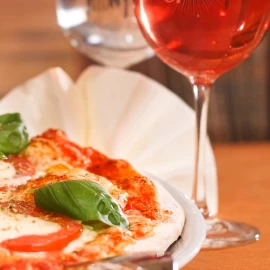 VINO I PIZZA